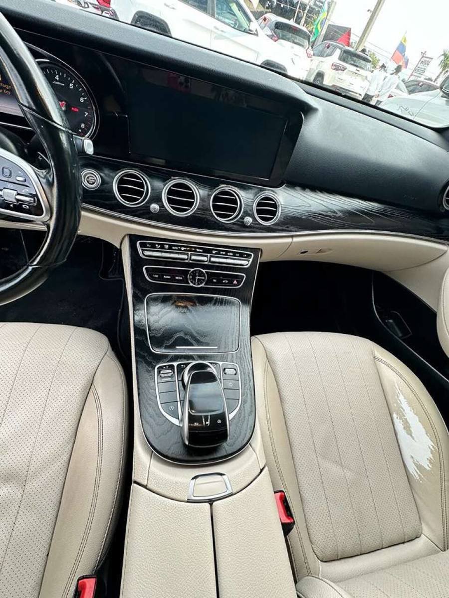 Used 2019 Mercedes-Benz E 300 4MATIC image 7