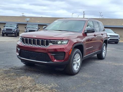 New 2026 Jeep Grand Cherokee Laredo AWD/4WD image 25