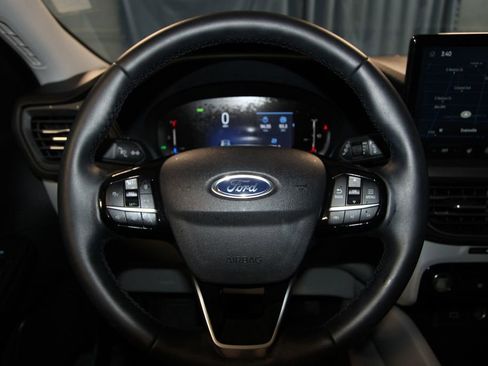 Used 2025 Ford Escape SE FWD image 10