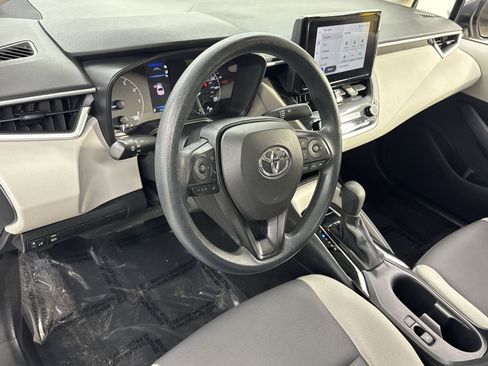 Used 2023 Toyota Corolla LE image 7