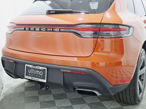 Used 2025 Porsche Macan AWD/4WD image 12
