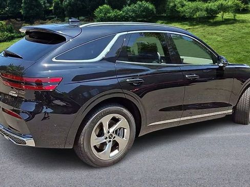 Used 2026 Genesis GV70 2.5T Advanced image 8