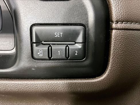 Used 2022 GMC Sierra 2500 Denali w/ Denali Ultimate Package AWD/4WD image 35