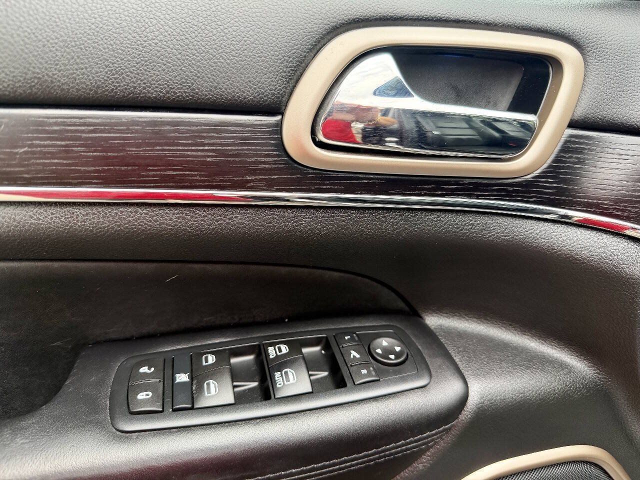 Used 2016 Jeep Grand Cherokee Summit AWD/4WD image 34