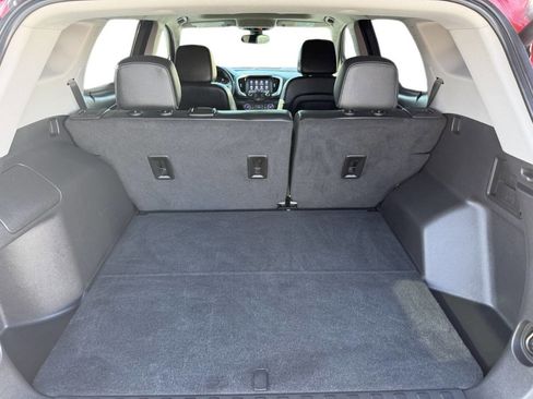 Used 2023 GMC Terrain SLT w/ Tech Package image 15