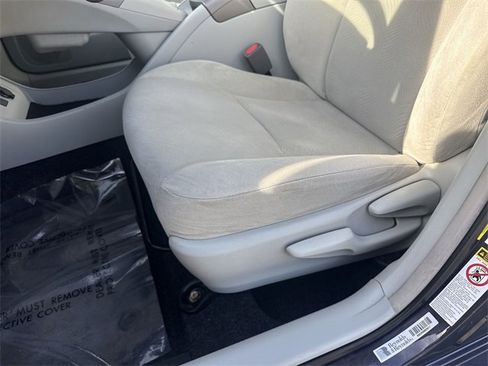 Used 2015 Toyota Prius Four image 12