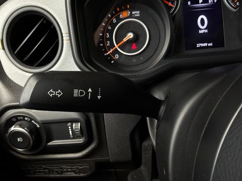 Used 2025 Jeep Wrangler Unlimited Sport AWD/4WD image 33
