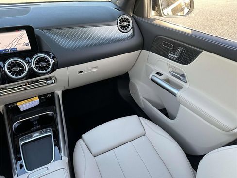 New 2025 Mercedes-Benz GLA 250 image 26