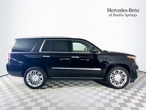 Used 2017 Cadillac Escalade Platinum AWD/4WD image 8
