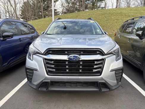 Used 2025 Subaru Ascent Premium image 2