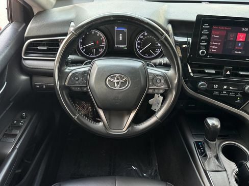 Used 2021 Toyota Camry SE FWD image 13
