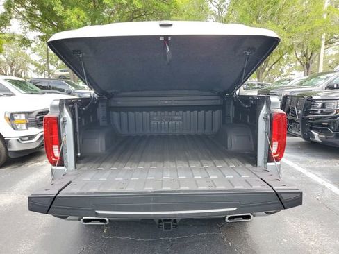 Used 2025 GMC Sierra 1500 Denali w/ Technology Package AWD/4WD image 9