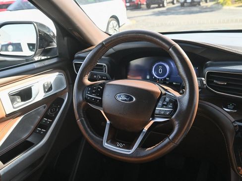 Certified 2021 Ford Explorer King Ranch w/ Premium Technology Package image 32