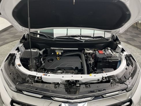 Certified 2025 Chevrolet Equinox LT image 28