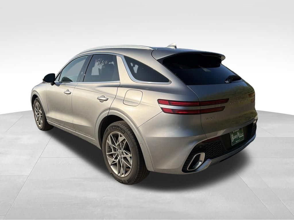 Used 2025 Genesis GV70 2.5T AWD/4WD image 6