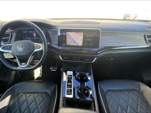 Used 2024 Volkswagen Atlas SEL Premium R-Line image 11