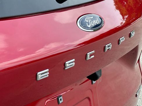 Used 2025 Ford Escape ST-Line AWD/4WD image 10