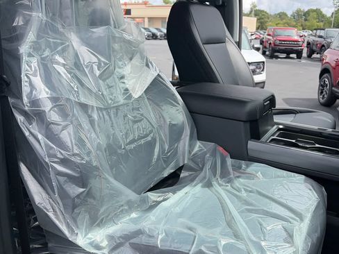 New 2026 Ford F250 Lariat w/ Black Appearance Package AWD/4WD image 38