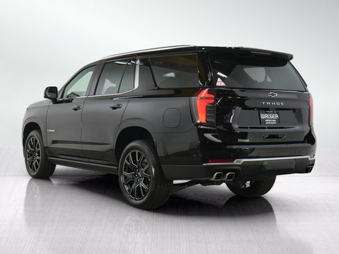 Used 2026 Chevrolet Tahoe High Country AWD/4WD image 3