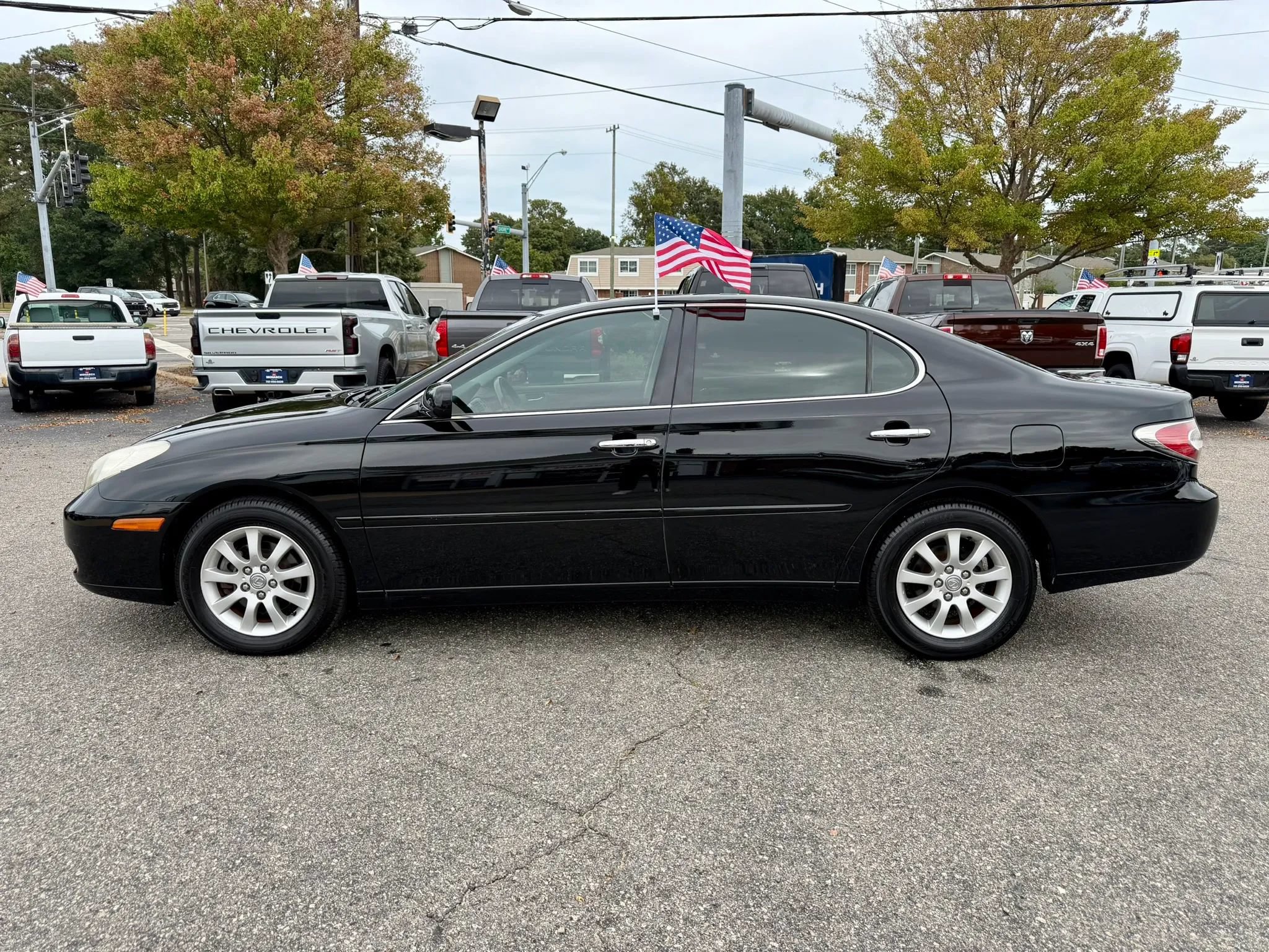Used 2004 Lexus ES 330 FWD image 2