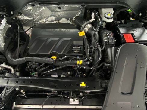 Used 2024 Chevrolet Trax LT FWD image 12
