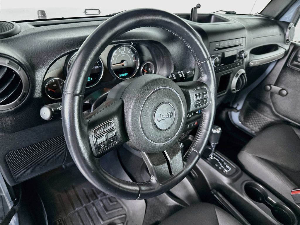 Used 2015 Jeep Wrangler Sport w/ Connectivity Group AWD/4WD image 25