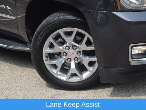 Used 2017 GMC Yukon XL SLT w/ Open Road Package AWD/4WD image 31