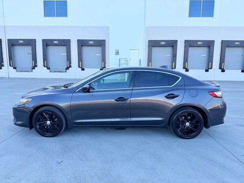 Used 2016 Acura ILX image 2