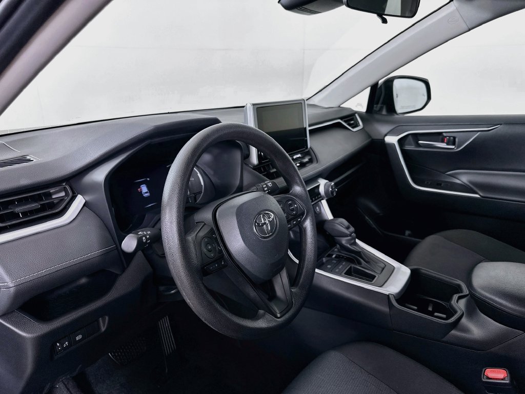 Certified 2025 Toyota RAV4 XLE FWD image 9