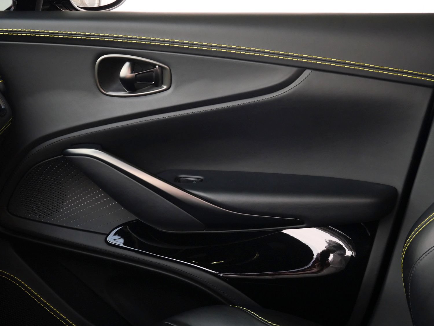 Used 2023 Aston Martin DBX 707 AWD/4WD image 14