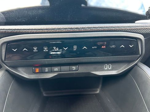 New 2026 Jeep Cherokee Limited image 12