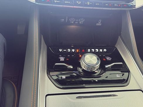 Used 2022 Jeep Grand Wagoneer Series III w/ Flexible Seating Group image 27