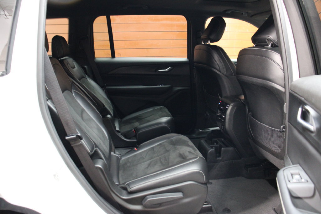 Used 2023 Jeep Grand Cherokee L Laredo RWD image 8