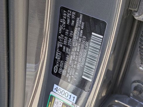 Certified 2025 Hyundai Elantra Sport FWD image 31