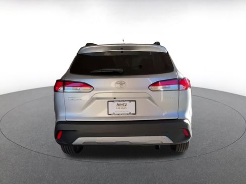 Used 2025 Toyota Corolla Cross LE image 12