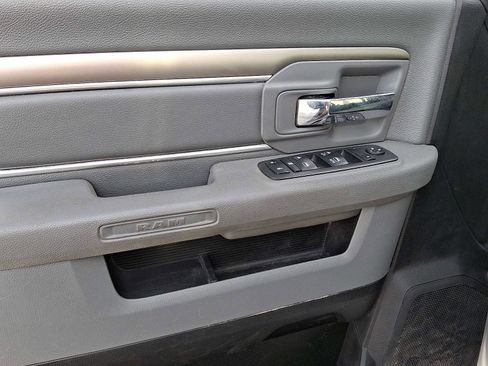 Used 2018 RAM 2500 SLT image 10