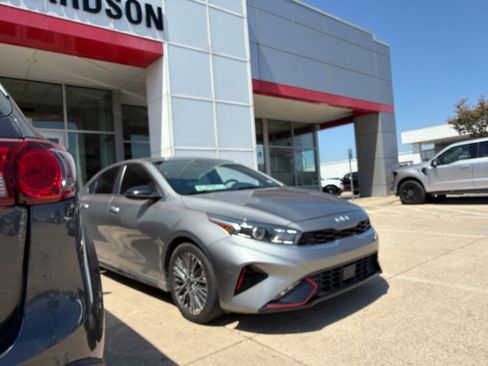 Used 2022 Kia Forte GT-Line w/ GT-Line Technology Package FWD image 3