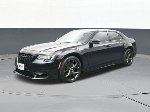 Used 2022 Chrysler 300 Touring L image 5