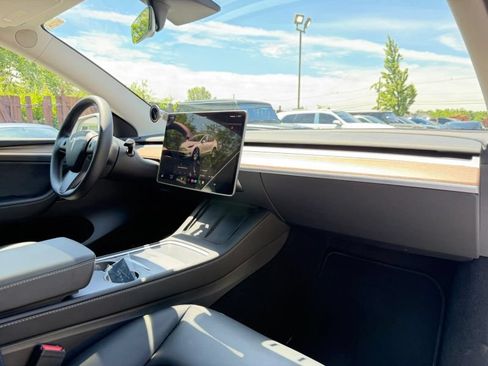 Used 2023 Tesla Model Y Long Range AWD/4WD image 29