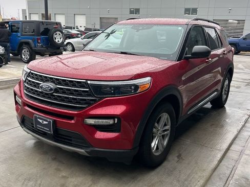 Used 2022 Ford Explorer XLT w/ Equipment Group 202A image 1