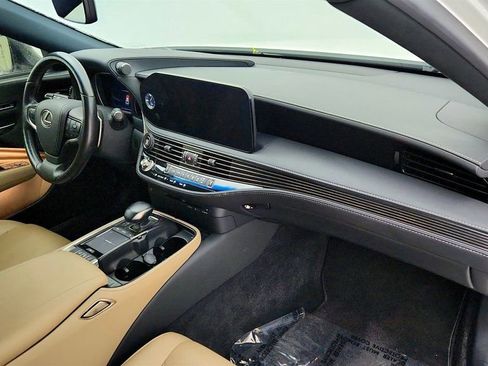 Used 2022 Lexus LS 500 w/ Accessory Package (Z2) RWD image 25