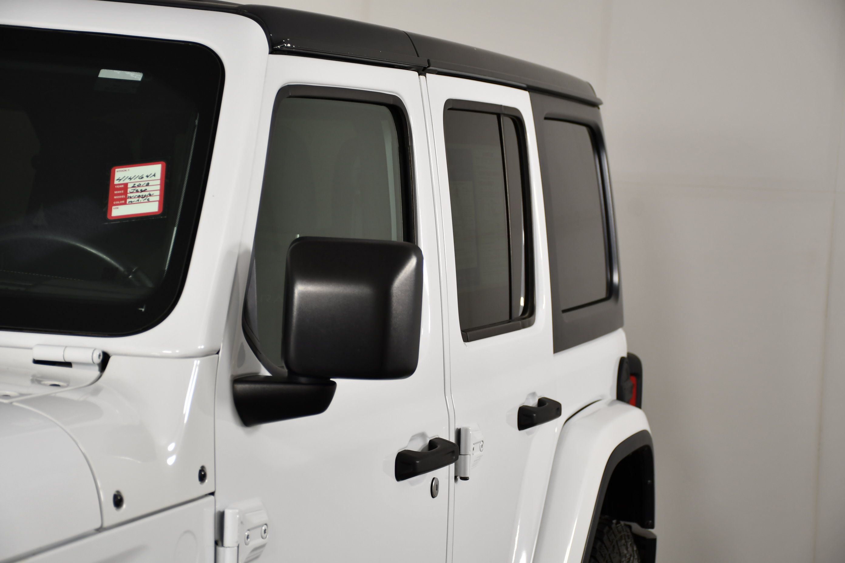 Used 2018 Jeep Wrangler Unlimited Sahara AWD/4WD image 12