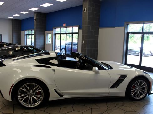 Used 2019 Chevrolet Corvette Z06 w/ Z07 Performance Package image 6