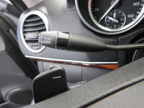 Used 2010 Mercedes-Benz GL 450 4MATIC image 16