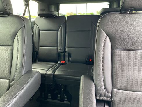 Used 2025 GMC Yukon XL Denali AWD/4WD image 26