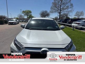 Used 2022 Toyota RAV4 SE video 1