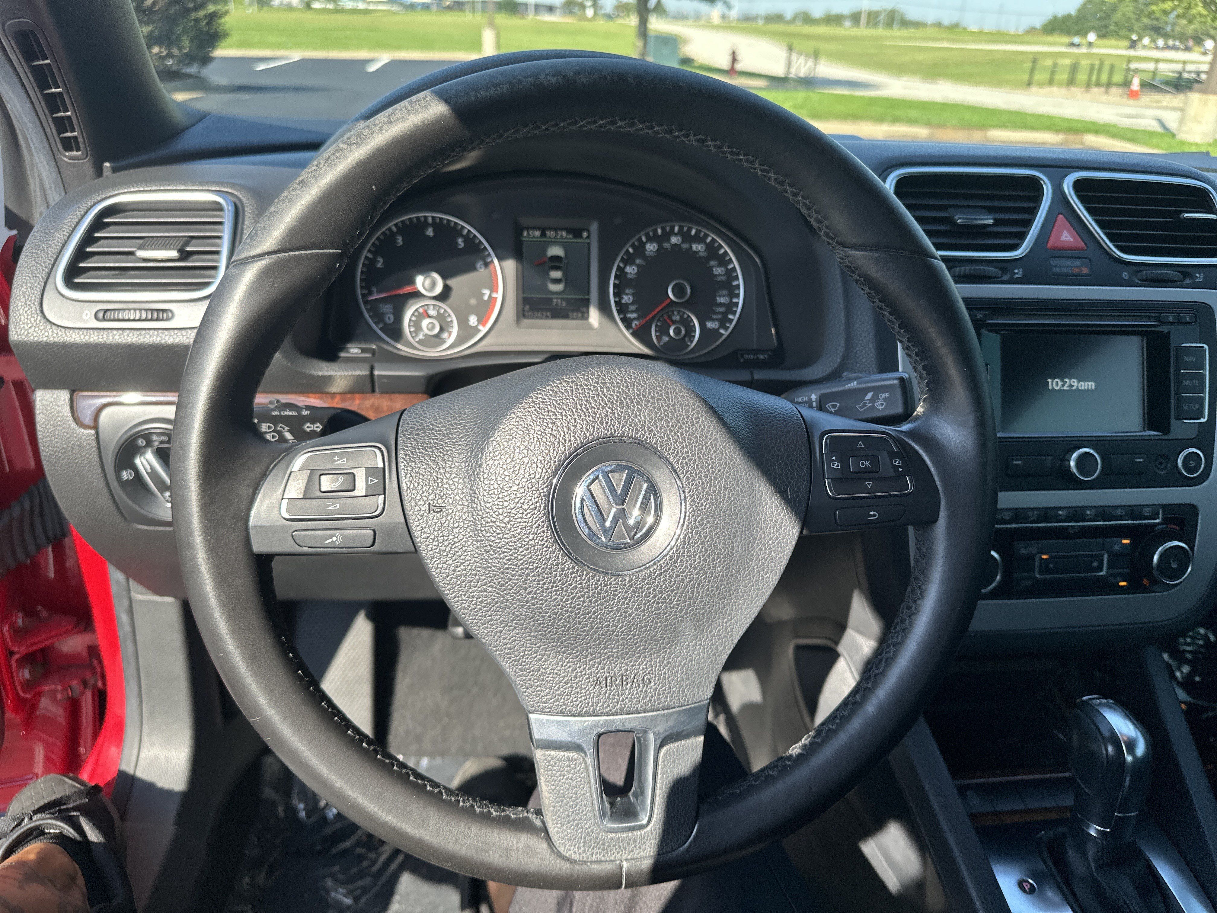 Used 2012 Volkswagen Eos Lux FWD image 18