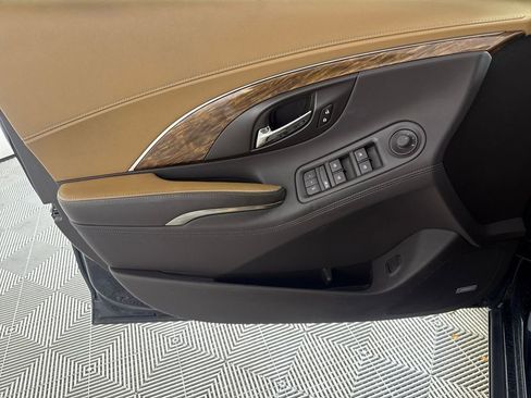 Used 2014 Buick LaCrosse Premium w/ Driver Confidence Package image 10