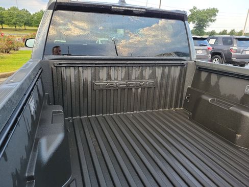 Certified 2025 Toyota Tacoma SR5 image 11