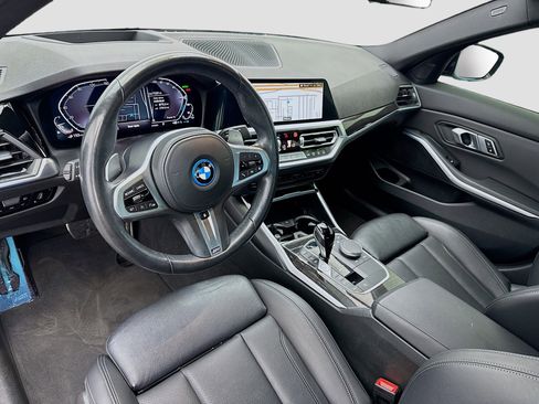 Used 2022 BMW 330e w/ M Sport Package RWD image 7